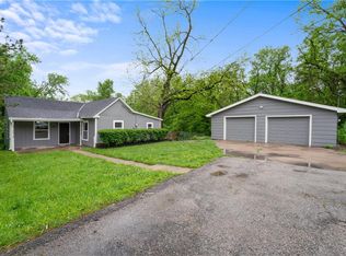 411 Evergreen St, Leavenworth, KS 66048