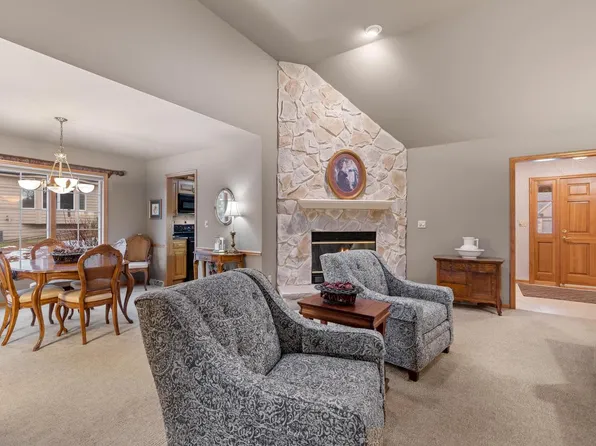 19255 McAllister LANE #B, Brookfield, WI 53045