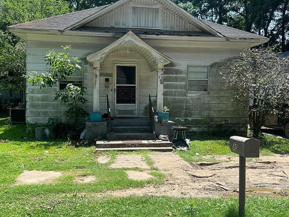 1st image of 307 W 4th St