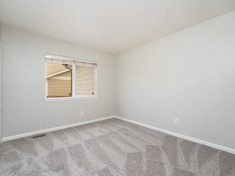 10049 Jasper St — Photo 13