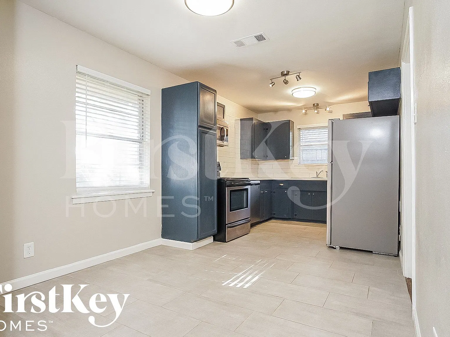 3 bed, 2.0 bath, 1601 sqft, $1,905 — Photo 4