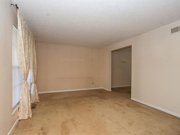 4th image of 305 Meadowgreen Dr