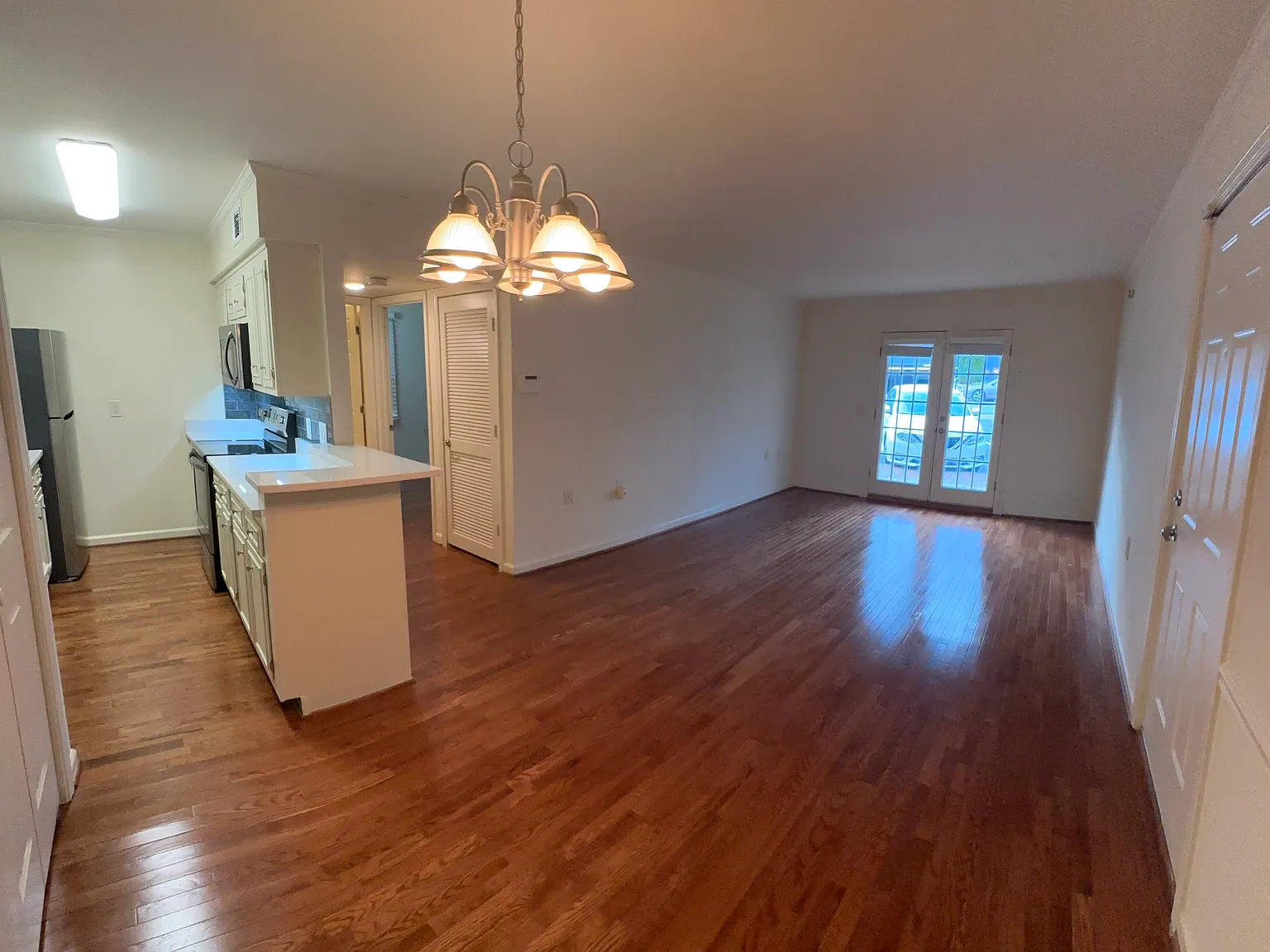 2905 Burch Ave — Photo 1