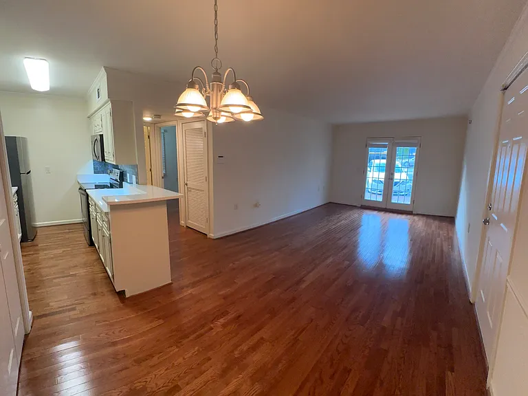 2905 Burch Ave #10 — Photo 1