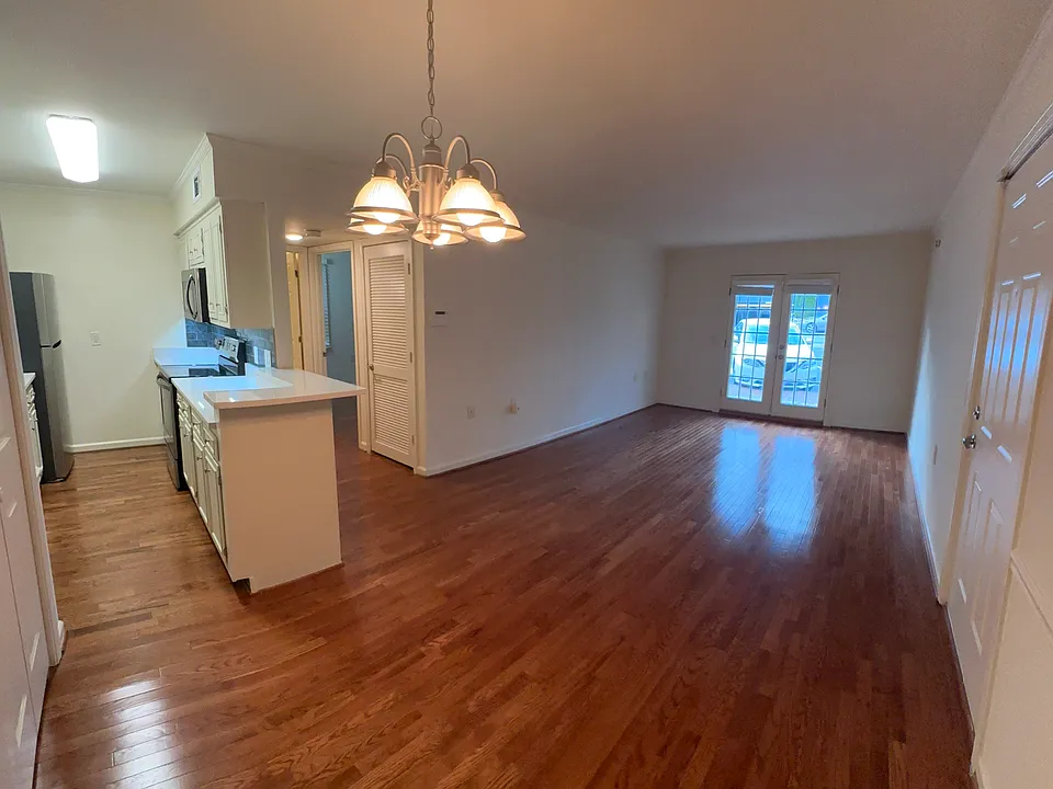 2905 Burch Ave #10