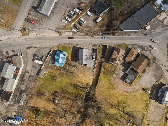 4th image of 1004 Lower Demunds Rd