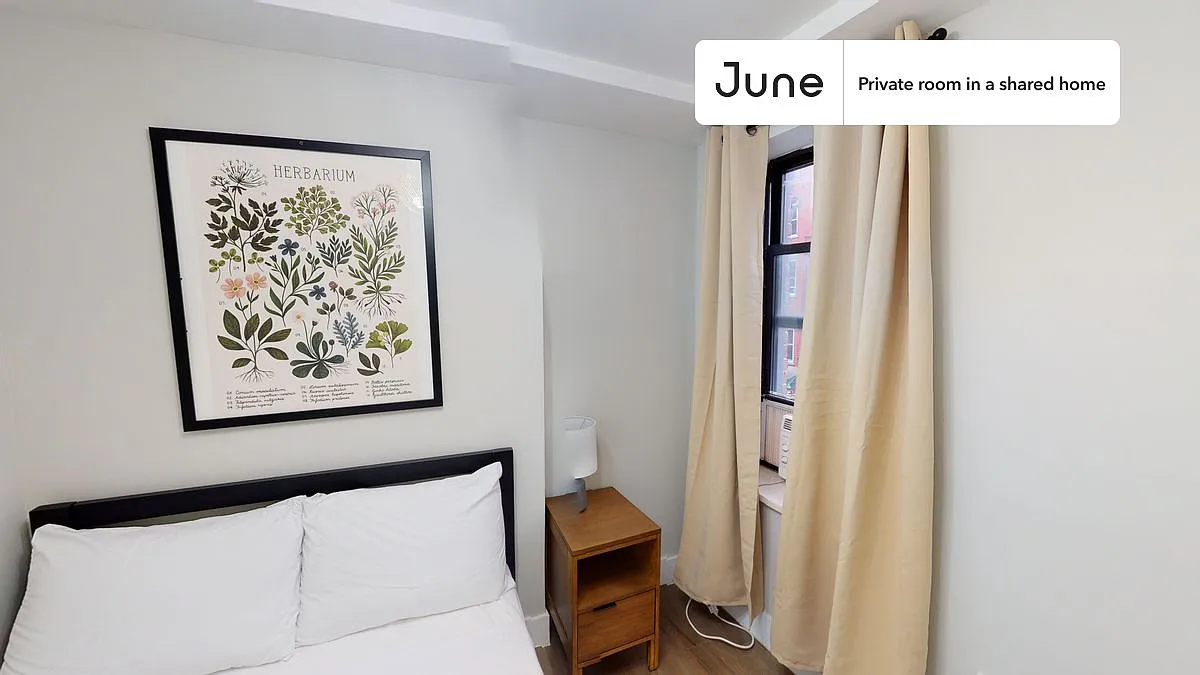 Full bedroom in 3 bed/1 bath home in East Village #729 C — Photo 2