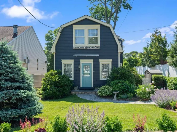 51 Rosewood Road, Kings Park, NY 11754