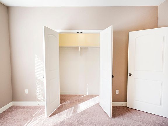 5th image of 3640 Jeanna Dr #206