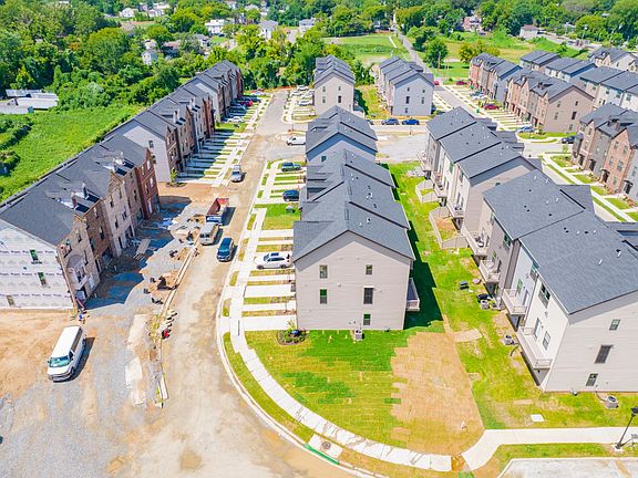 3rd image of 313 W 20th St