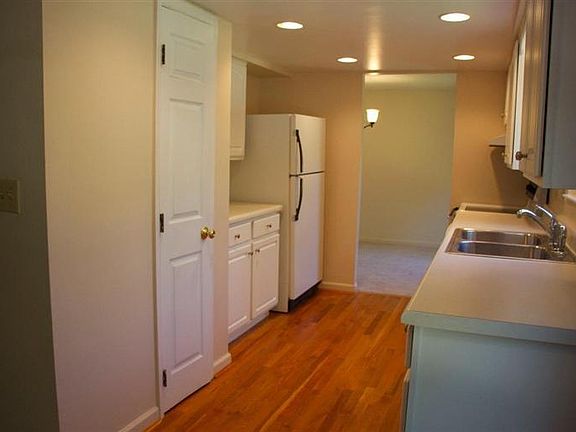 5th image of 6350 Glengariff Dr