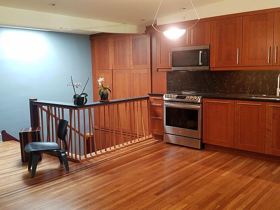 Large open Living, dining, kitchen space. Cable TV & data hookup