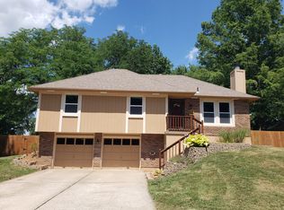 415 NE Corsicana St, Lees Summit, MO 64086