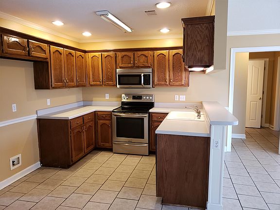 4th image of 2046 Oak Springs Dr