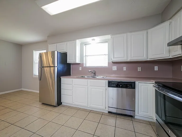 10919 Skybird Dr — Photo 9