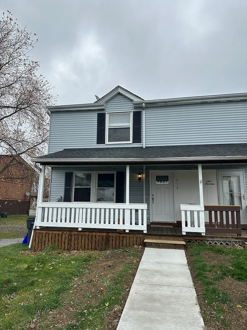 512 Hemlock Ct photo 1