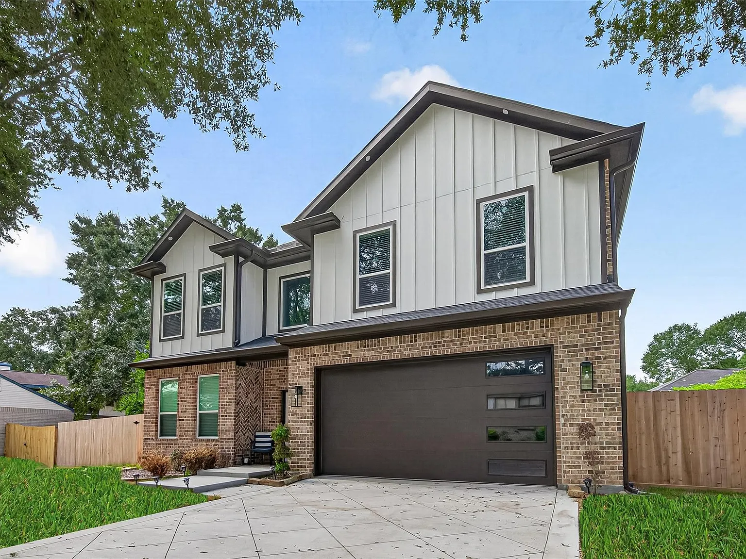 5 bed, 3.5 bath, 3400 sqft, $3,250 — Photo 2
