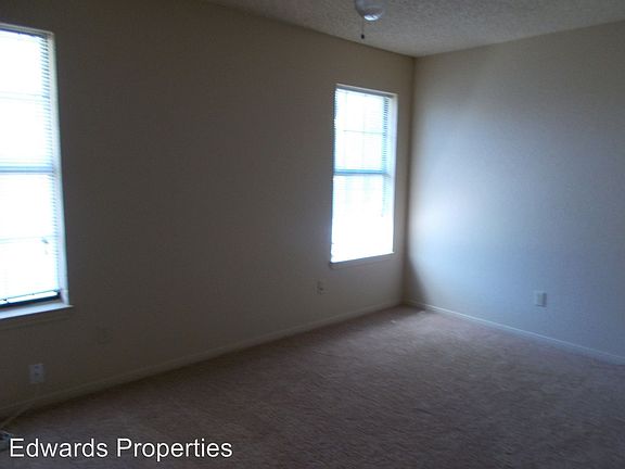 3rd image of 3005 Honeysuckle Cir APT B