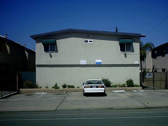 2nd image of 3838 35th St APT 9