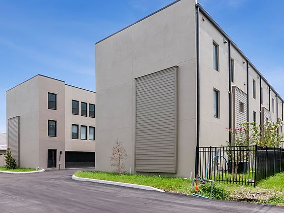 4th image of 6800 N Nebraska Ave #9