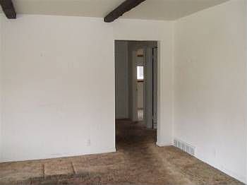 5th image of 821 Eastlawn Ave