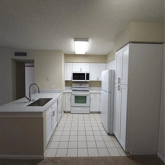 13631 Eagle Ridge Dr #226 — Photo 8