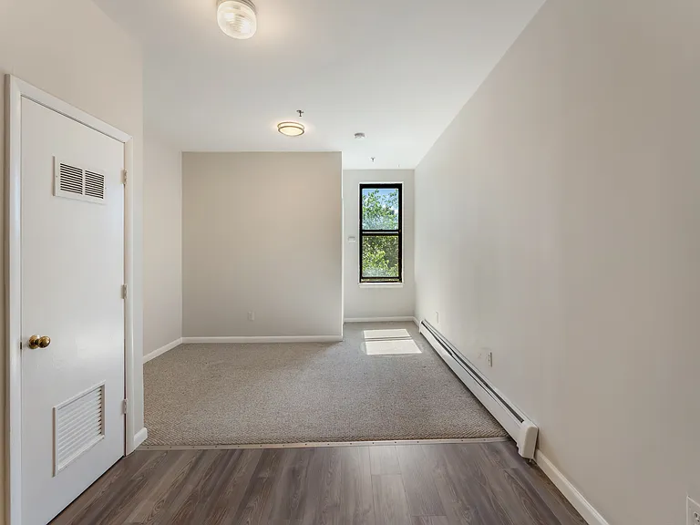 809 Park Ave #4R8 — Photo 11