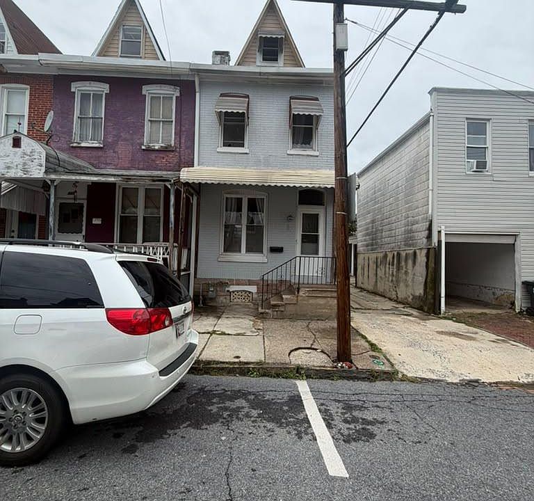 1st image of 543 Windsor St