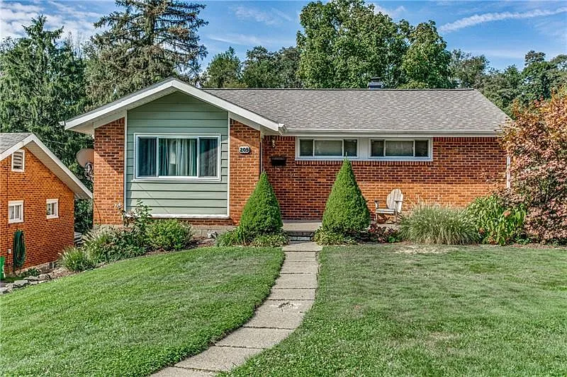 205 Dunbar Dr photo 1
