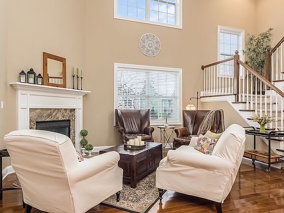 5th image of 4724 Golf Village Dr