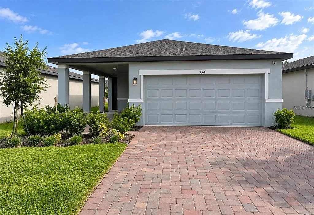 4 bed, 2.0 bath, 1605 sqft, $2,100 — Photo 1