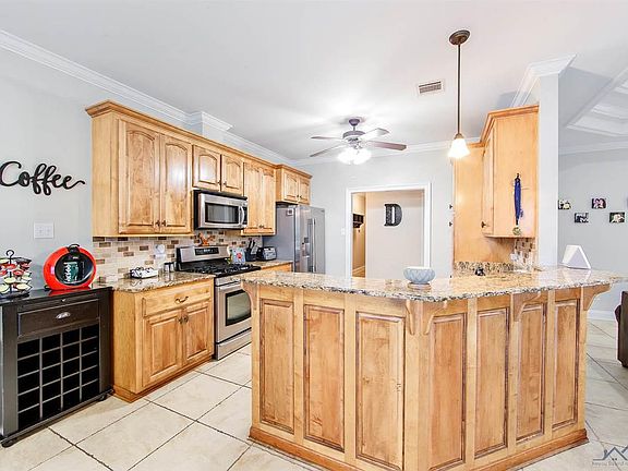 5th image of 305 Terra Cane Dr