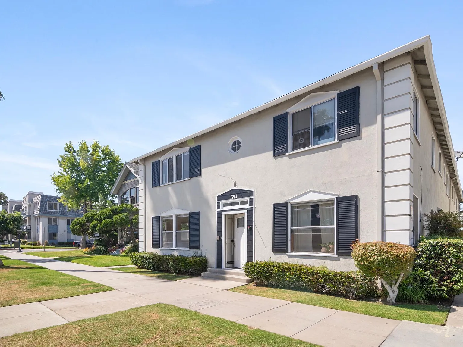 1213 E Ocean Blvd — Photo 3