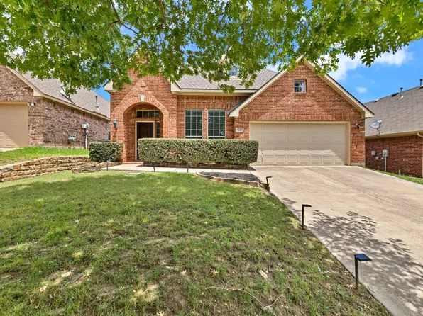 729 Red Elm Ln, Fort Worth, TX 76131