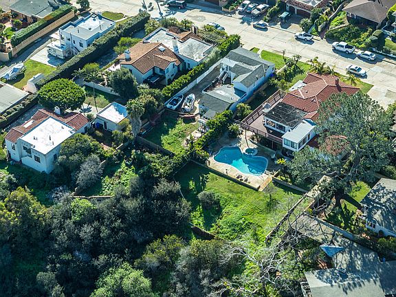 5th image of 3328 Harbor View Dr