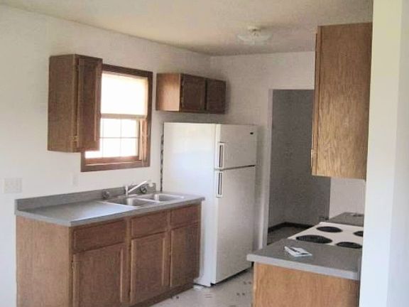 3rd image of 402 Timberlane Dr #1