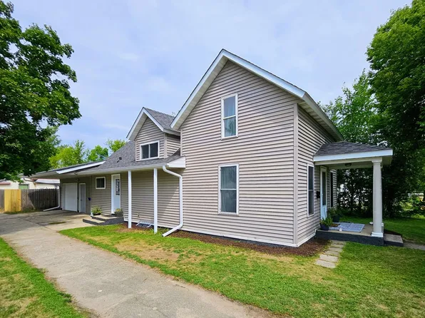 323 1st St SW, Wadena, MN 56482