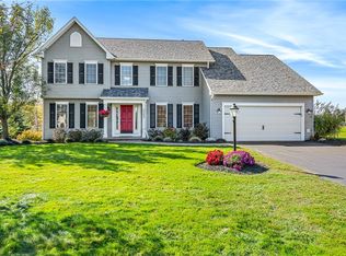 5203 Crescent Hl, Canandaigua, NY 14424