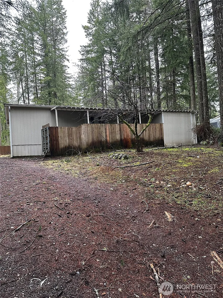 150 E Barnsby Place photo 1