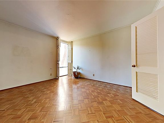 2nd image of 524 E Avenue J APT B