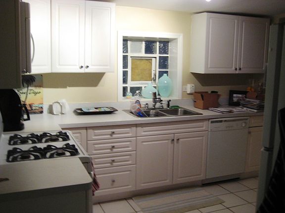 2nd image of 1633 N Claremont Ave