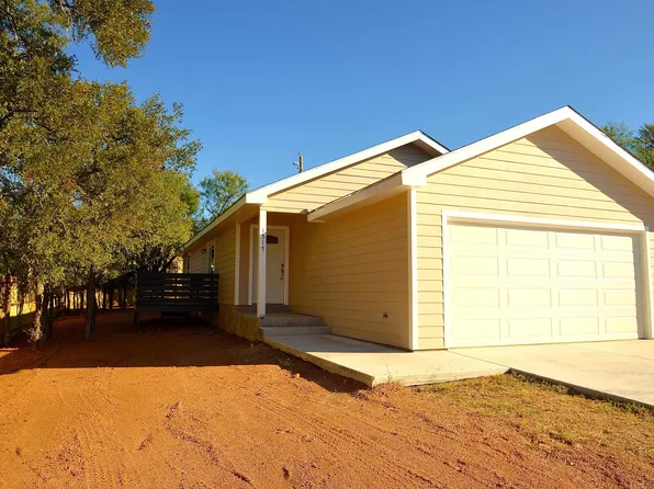 1517 Navajo Trail, Kingsland, TX 78639