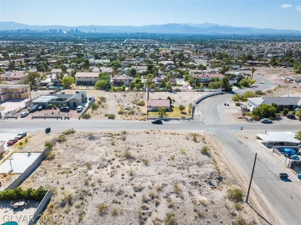 534 Sari Dr, Las Vegas, NV 89110