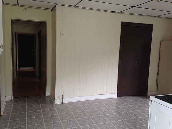4th image of 11725 Railroad St #5