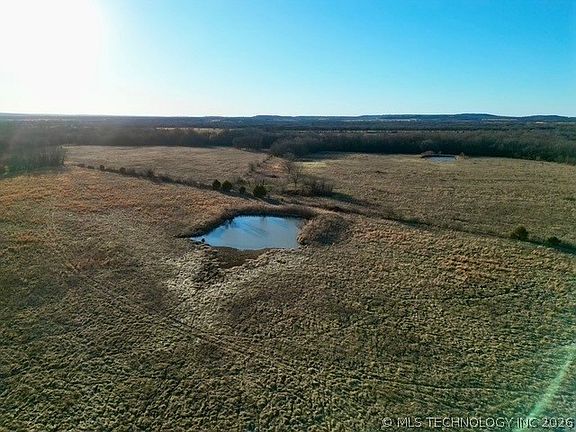 3rd image of 110 W 1010th Rd