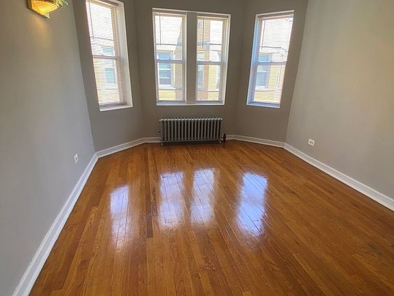 4th image of 312 N Pine Ave #3B