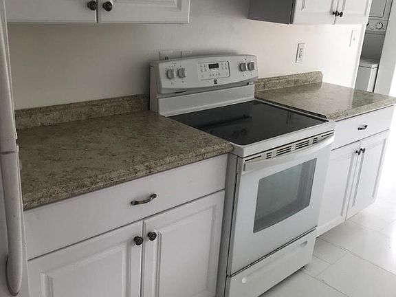 3rd image of 5005 Lincoln Ave