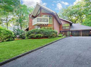 107 Blackberry Dr, Stamford, CT 06903
