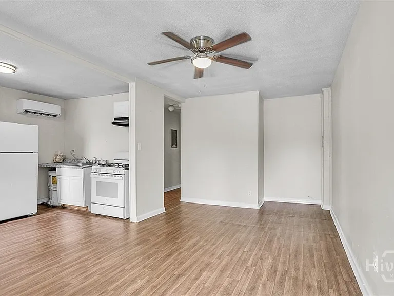 1013 Carroll St — Photo 2