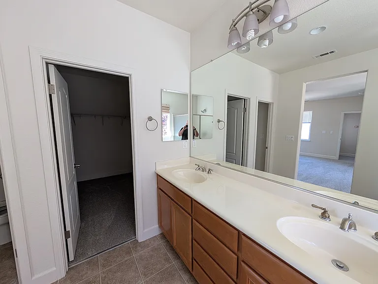 208 Yellow Rose Cir — Photo 15